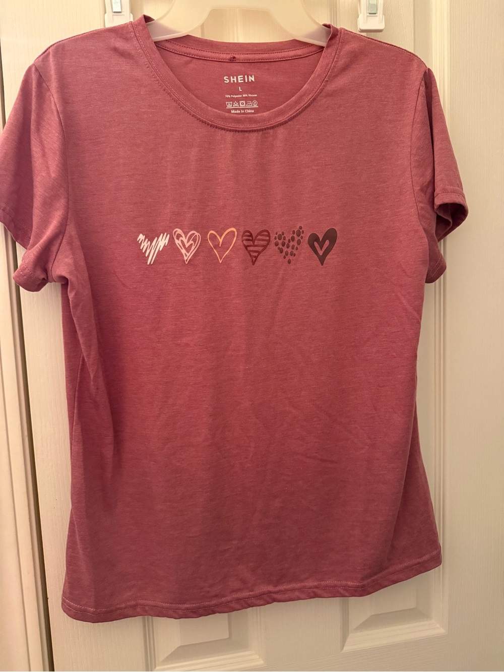 SHEIN Dusty Rose Heart Line Graphic Tee